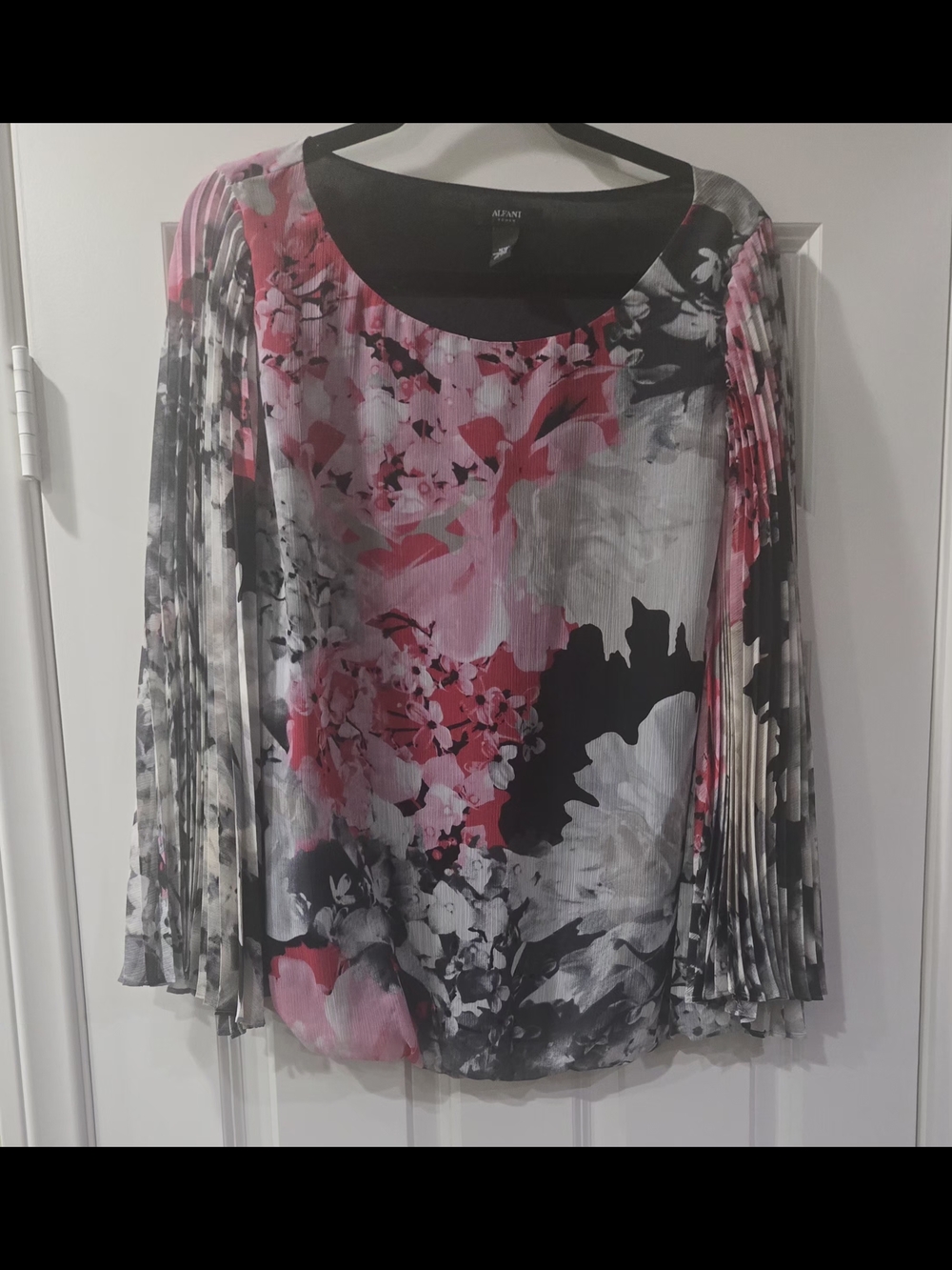 Alfani Pink and Gray Floral Pleated-Sleeve Blouse